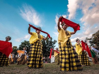 7 Nama Pakaian Adat Sulawesi Selatan dan Keunikannya