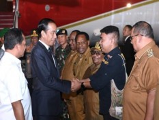 Jokowi Resmikan Bandara Ewer di Asmat: Percepat Mobilitas Barang dan Orang!