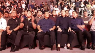 Menhan Prabowo dan Menhub Budi Nonton Bareng Konser Ari Lasso