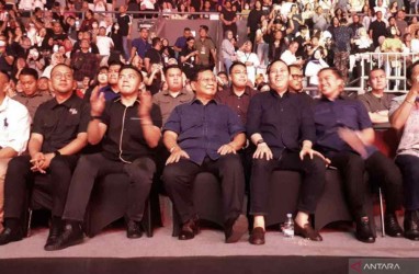Menhan Prabowo dan Menhub Budi Nonton Bareng Konser Ari Lasso