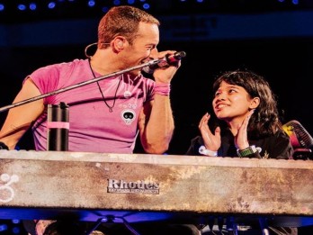 Cerita Nadya Permadi, Diajak Nyanyi Bareng Chris Martin di Konser Coldplay di Denmark