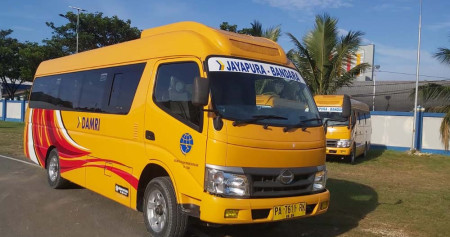Bus DAMRI Jayapura - Bandara Sentani./ Dok. DAMRI