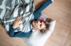 Manfaat dan Bahayanya Tidur di Lantai