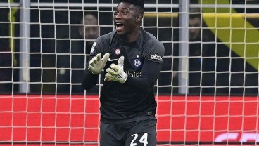 Sarung Tangan dari Depok Antarkan Andre Onana Jadi Calon Kiper Manchester United