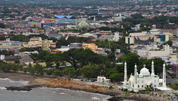 Kementerian PUPR Melakukan Penanganan Abrasi di Pantai Padang