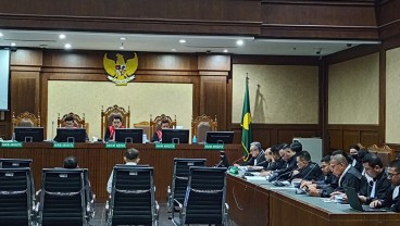 Irwan Hermawan Hanya Jadi Kurir, Penasihat Hukum Minta Dakwaan Dicabut