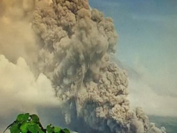 Gunung Semeru Kembali Erupsi, Status Siaga!