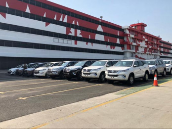 INDUSTRI OTOMOTIF : Tarik Ulur Target Ekspor Mobil