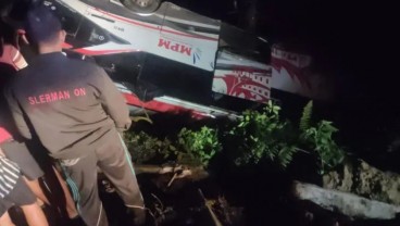 Bus Masuk Jurang Sitinjau Lauik Padang, Begini Kondisinya