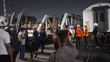 KA Brantas Tabrakan dengan Truk di Semarang