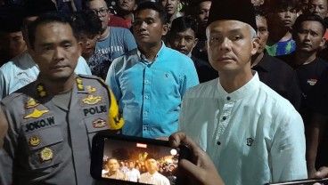 Ganjar Pantau Langsung Evakuasi Kecelakaan KA Brantas