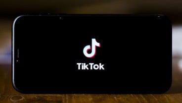 TikTok Boyong Lagu-Lagu Milik Warner Music Group