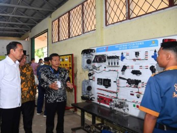 Jokowi Janji Kirim Kendaraan Listrik ke SMKN 2 Bengkulu Tengah