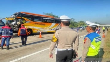 Kecelakaan Beruntun di Tol Batang Melibatkan Bus