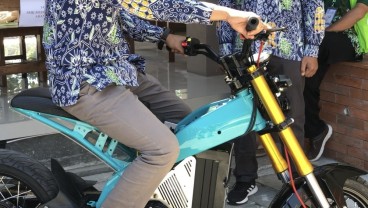 Siswa SMK Cirebon Produksi Sepeda Motor Listrik Custom Ala Jepang