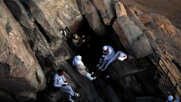Geger Ada Tulisan Depok di Gua Hira, Pelaku Siap-siap Didenda Rp401 Juta