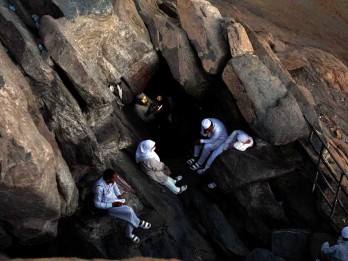 Geger Ada Tulisan Depok di Gua Hira, Pelaku Siap-siap Didenda Rp401 Juta