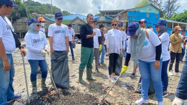 BUMN Enviromental Movement, Pegadaian Ikut Bersih-bersih Pantai