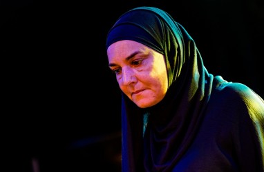 Profil Penyanyi Sinead O'Connor, dari Penuh Kontroversi hingga jadi Mualaf