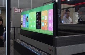 TCL Keluarkan Prototipe TV Lipat, Layar Bisa Dijadikan Meja