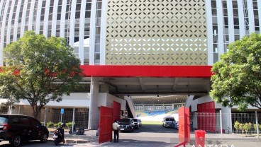 FIFA Inspeksi Kesiapan Stadion Manahan, Gibran Tambah 2 Lapangan Pendukung