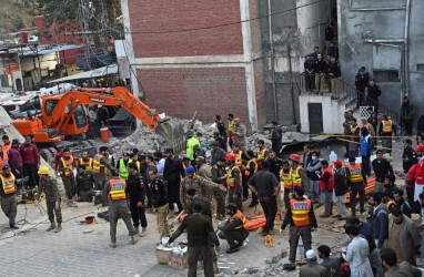 Korban Tewas Bom Bunuh Diri Pakistan Bertambah Jadi 63 Orang