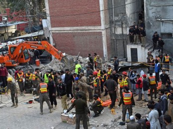 Korban Tewas Bom Bunuh Diri Pakistan Bertambah Jadi 63 Orang