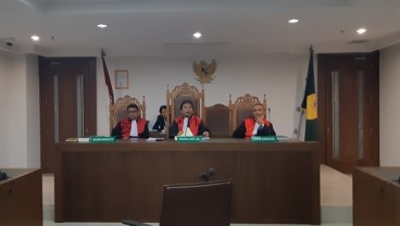 Hukuman Terdakwa Kasus Impor Baja Dipangkas Jadi 8 Tahun, Nihil Uang Pengganti