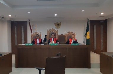 Hukuman Terdakwa Kasus Impor Baja Dipangkas Jadi 8 Tahun, Nihil Uang Pengganti