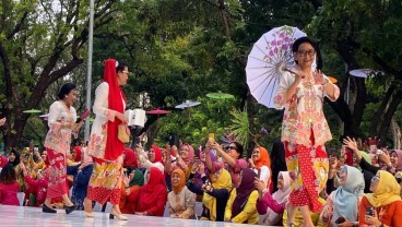 Jokowi Resmi Buka Acara Istana Berkebaya di Istana Negara