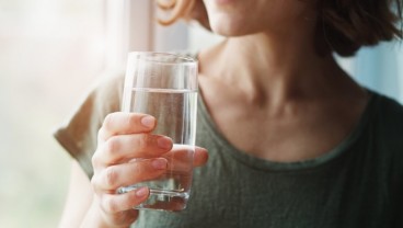 Hati-hati, Ternyata Ini Bahaya Minum Air Terlalu Banyak Buat Tubuh