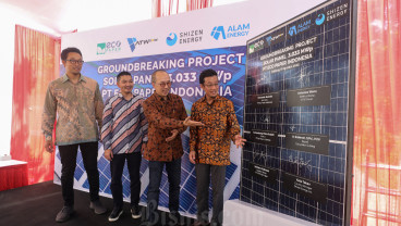 Pemasangan Panel Surya Berkapasitas 2.500 kVa di Atap Pabrik PT Eco Paper Indonesia