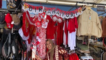 Jelang HUT Ke-78 RI, Keuntungan Pedagang Bendera Keliling Tak Menentu