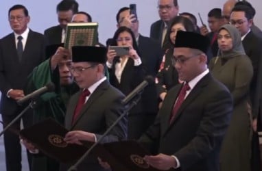 Sah! Agusman dan Hasan Fawzi Dilantik jadi Dewan Komisioner OJK