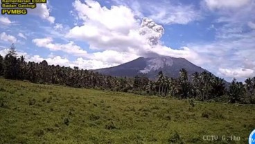 Gunung Ibu di Maluku Utara Erupsi, Kolom Erupsi 1.000 Meter