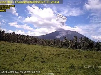 Gunung Ibu di Maluku Utara Erupsi, Kolom Erupsi 1.000 Meter