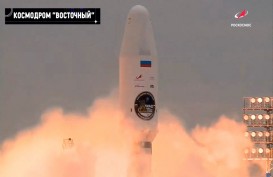 Rusia Luncurkan Pesawat Luar Angkasa dalam Misi Mendarat dan Mencari Air di Bulan