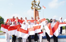 HUT Ke-78 RI, Pemkab OKI Bagikan Ribuan Bendera Merah Putih