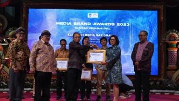 Bisnis Indonesia Raih Penghargaan Media Brand Award 2023 dari SPS