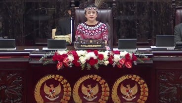 Penampakan Puan Maharani Kenakan Pakaian Adat Dayak di Sidang Tahunan MPR