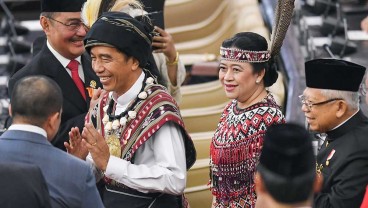 Foto-Foto Jokowi Pakai Baju Adat Tanimbar Maluku Saat Sidang Tahunan MPR