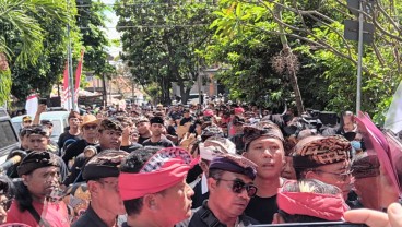 Protes Daftar Caleg Sementara, Ribuan Massa dari Tabanan Demo di Kantor PDIP Bali
