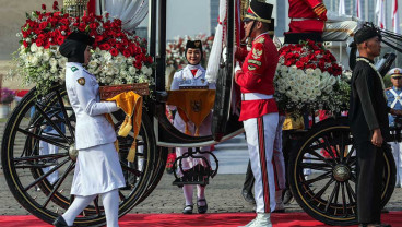 Kemeriahan Kirab Bendera Pusaka Merah Putih di Silang Monas