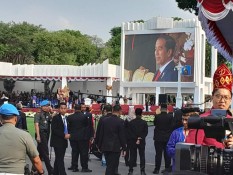 Semringah Jokowi Nonton Kahitna Bawakan "Mantan Terindah" dan "Soulmate"