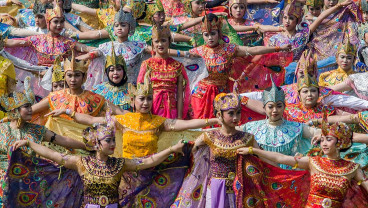 Parade Kesenian Jawa Barat Meriahkan Perayaan Hari Jadi ke-78 Provinsi Jawa Barat