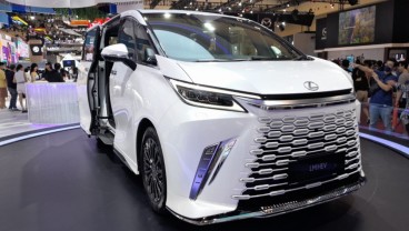 Lexus LM Hybrid Meluncur di GIIAS 2023, Panaskan Mesin MPV Listrik Mewah