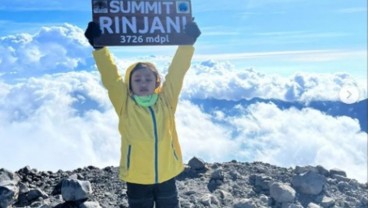 Kisah Raihanun, Bocah Perempuan 10 Tahun yang Taklukan Gunung Rinjani