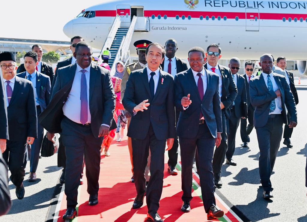 Menanti Oleh-oleh Kunjungan Jokowi ke Tanah Afrika