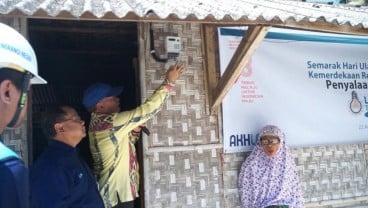 Ratusan Warga Miskin di NTB Terima Aliran Listrik Gratis dari PLN