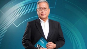 Presdir BCA Finance Roni Haslim Raih The Best CEO Multifinance BIFA 2023